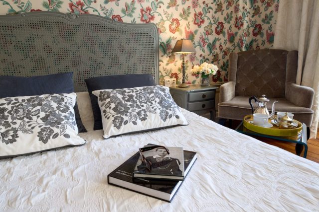 Hôtel de charme ; Chinon ; parking ; bar ; terrasse ; jardin ; proche restaurants ; proche centre-ville